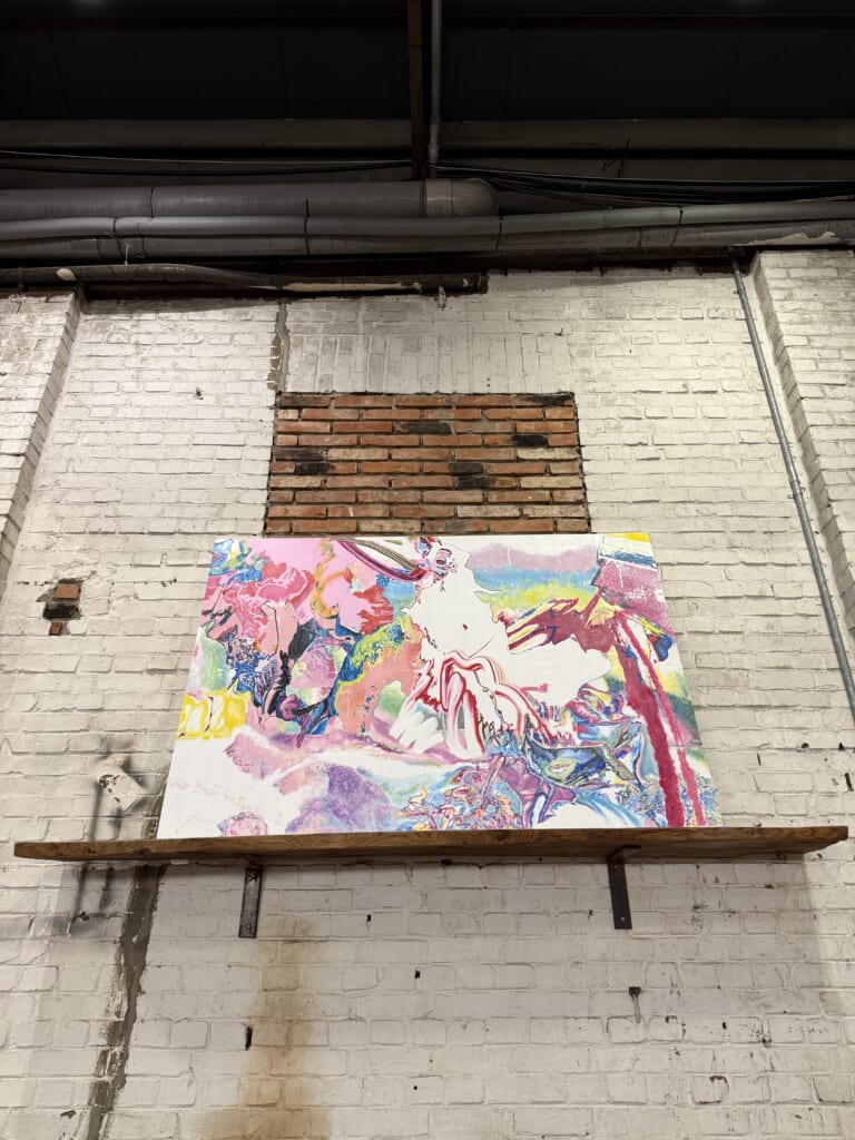大林倉庫ギャラリー：店内に展示されたアート