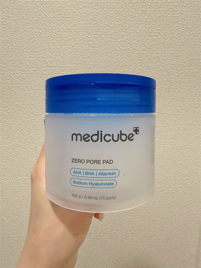 medicube ゼロ毛穴パッド 70枚入りの容器