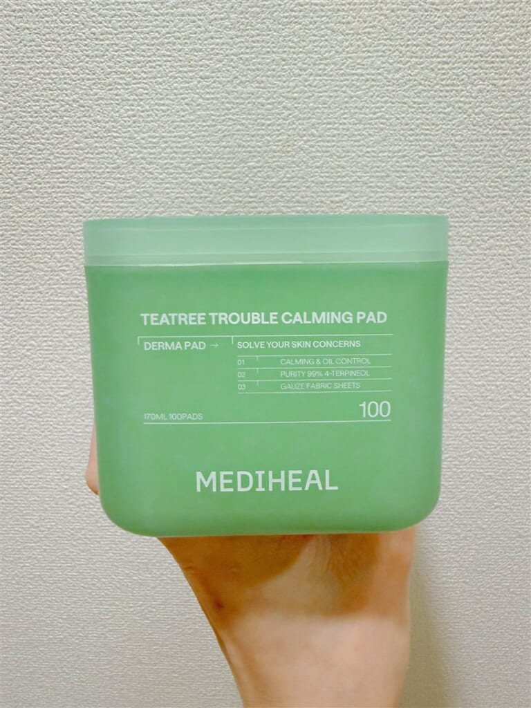 MEDIHEAL ティーツリー トラブル カーミングパッド 100枚入りの容器