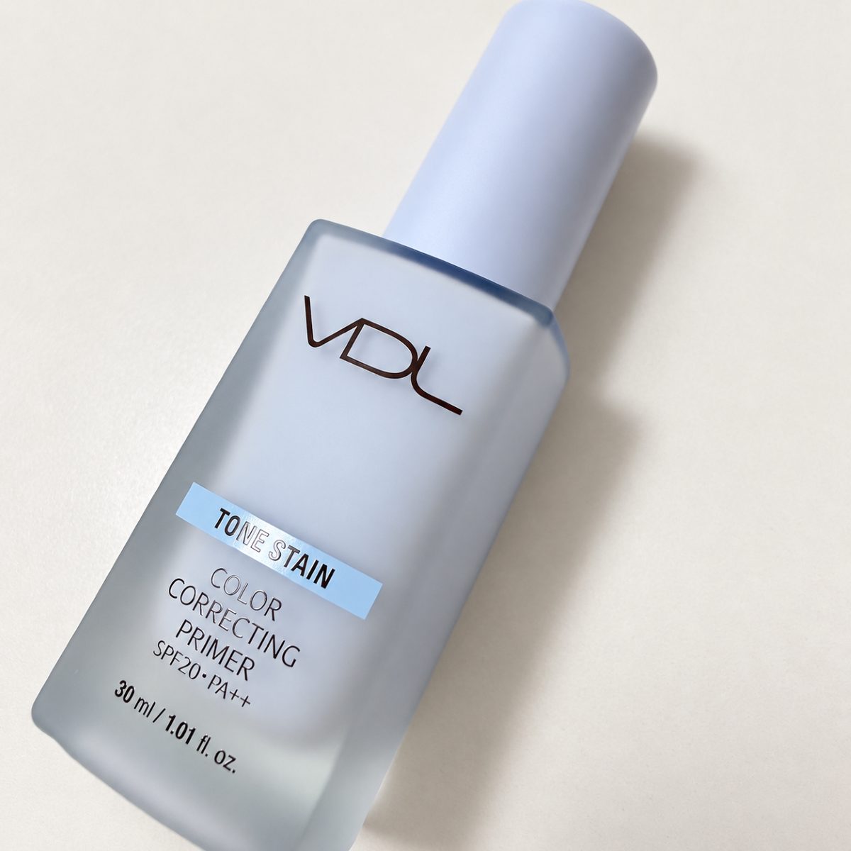 愛用しているVDLのTONE STAIN COLOR CORRECTING PRIMERのボトル